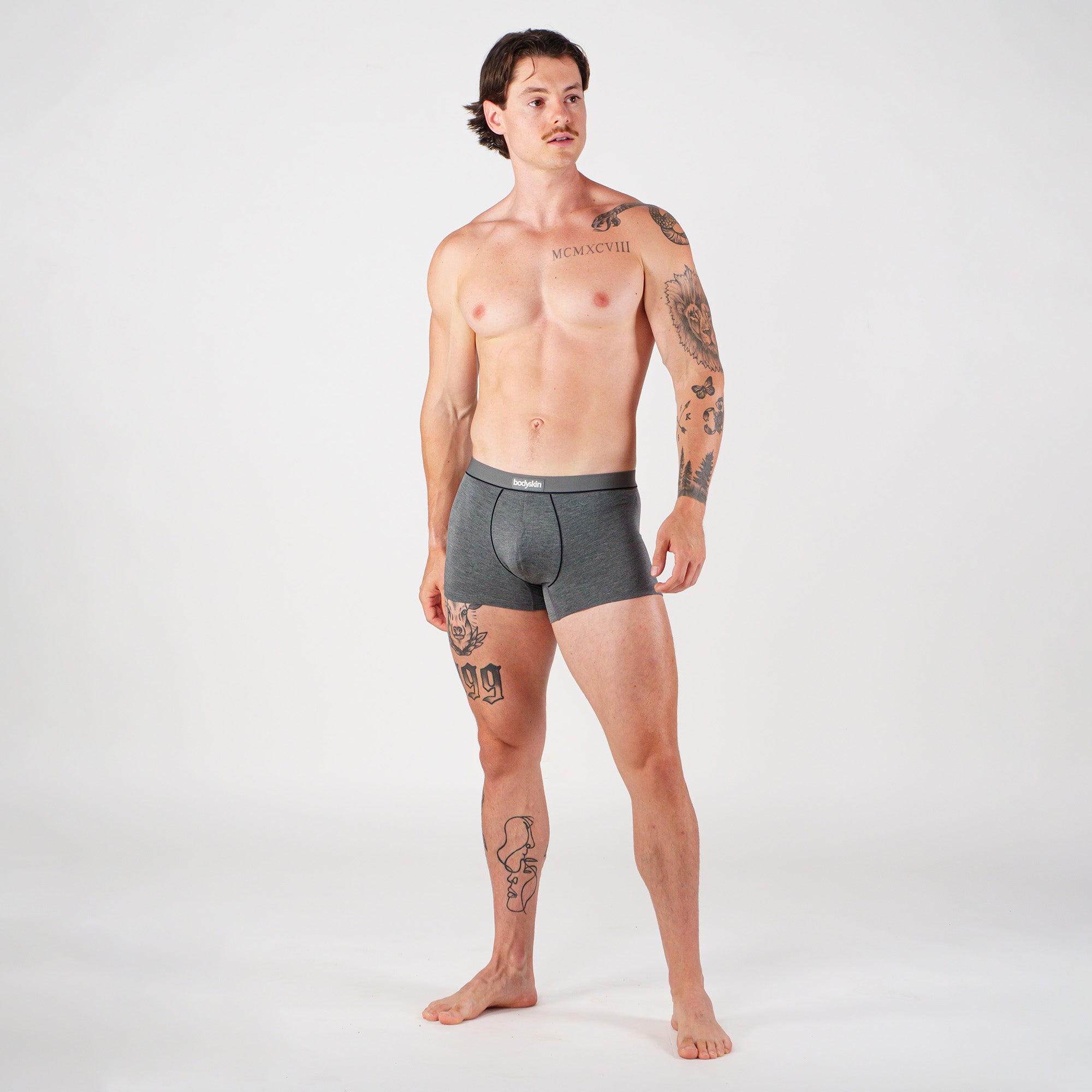 3 Boxers courts Daily : Gris mix, noir et rouge et bleu royal