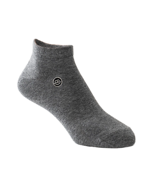 10 paires de bas chevilles : 3x bleu marine, 4 grises et 3x bordeaux
