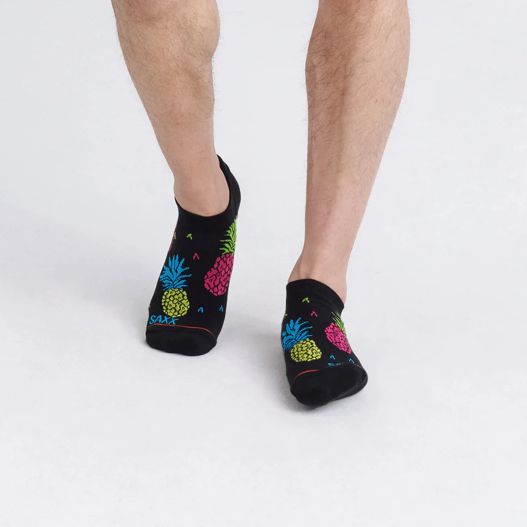 Low Show Socks Pineapple Flip Black Saxx Mesbobettes