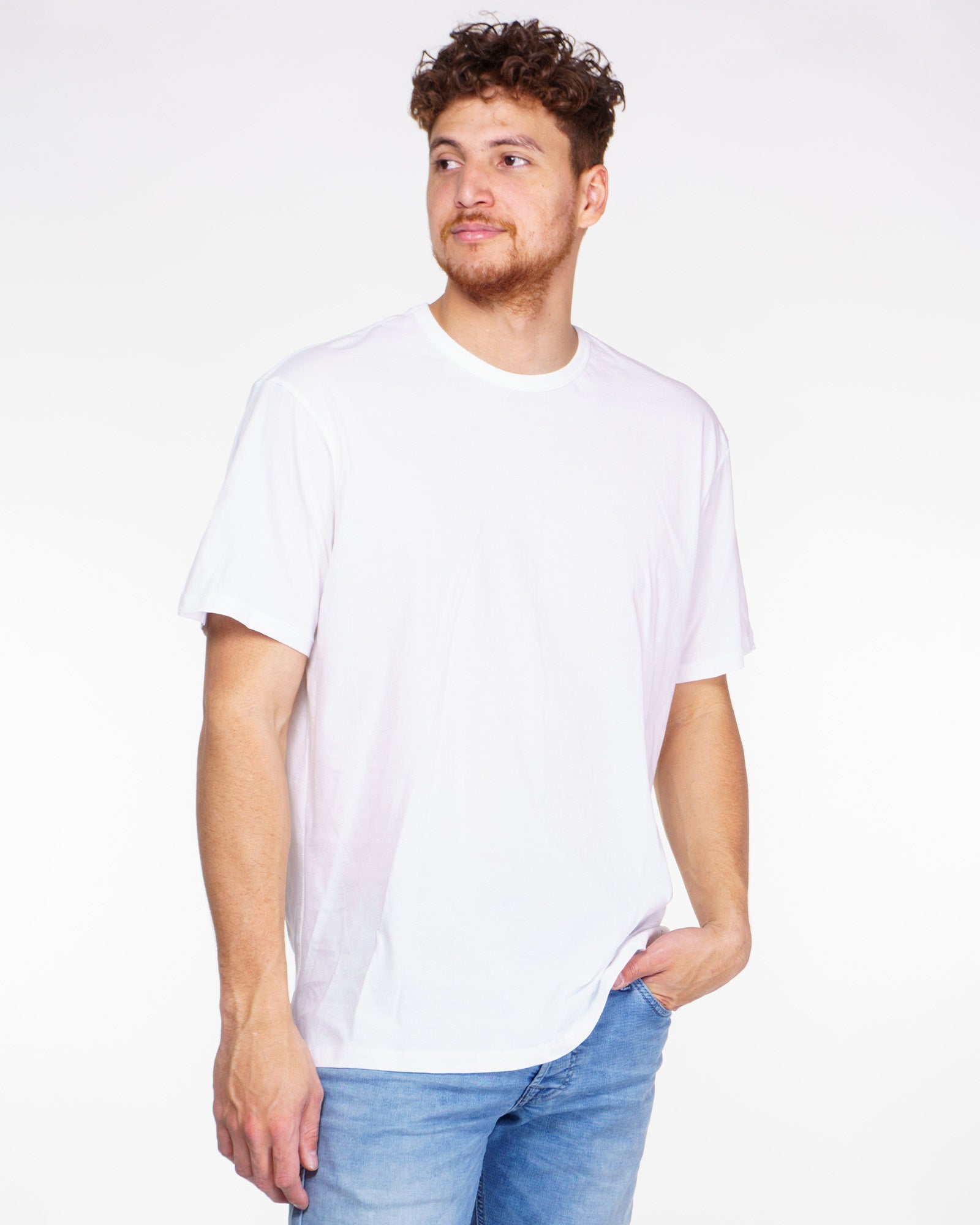 Calvin Klein - Round Neck T-shirt : White – Mesbobettes